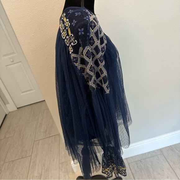 FREE PEOPLE SHEER TOP 🩵✨ - Picture 5 of 9